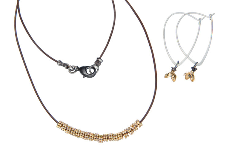 Necklace and earrings by Claudia Kussano. Photo By @PernillaPersson.com