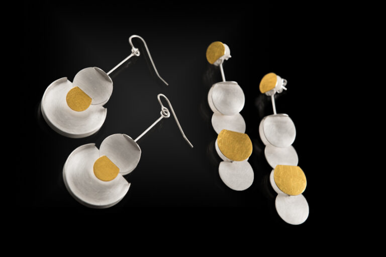 2 pair of earrings in gold and silver by Yu Jean Choi. Photo by @PernillaPersson.com